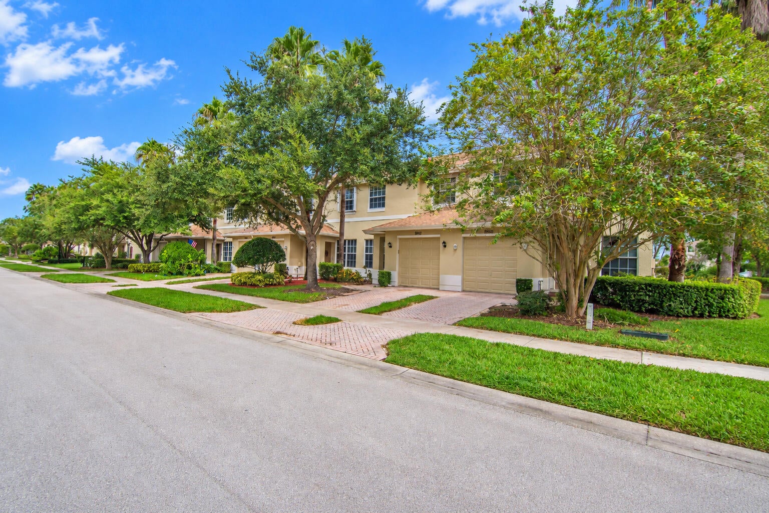 9954 E Villa Cir, Vero Beach, FL 32966 photo