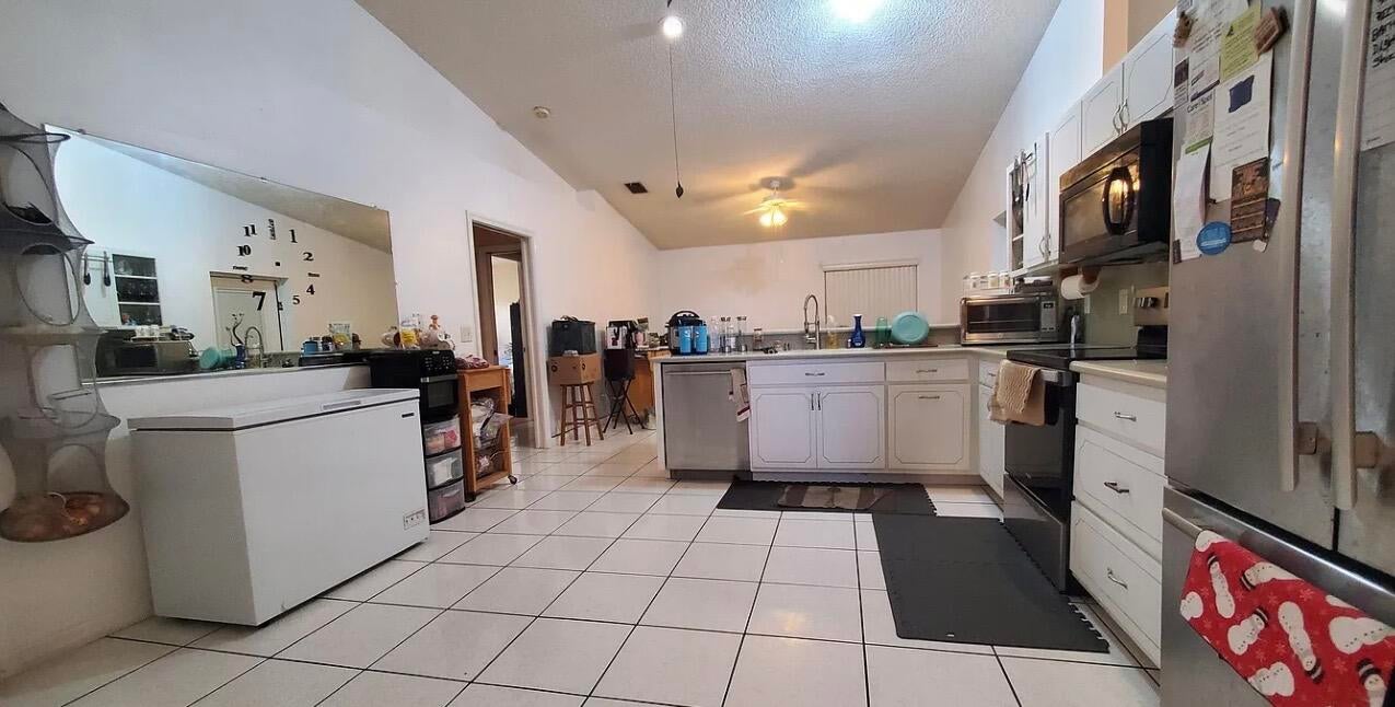 3004 SE Suntan Court Ct, Palm Bay, FL 32909 photo