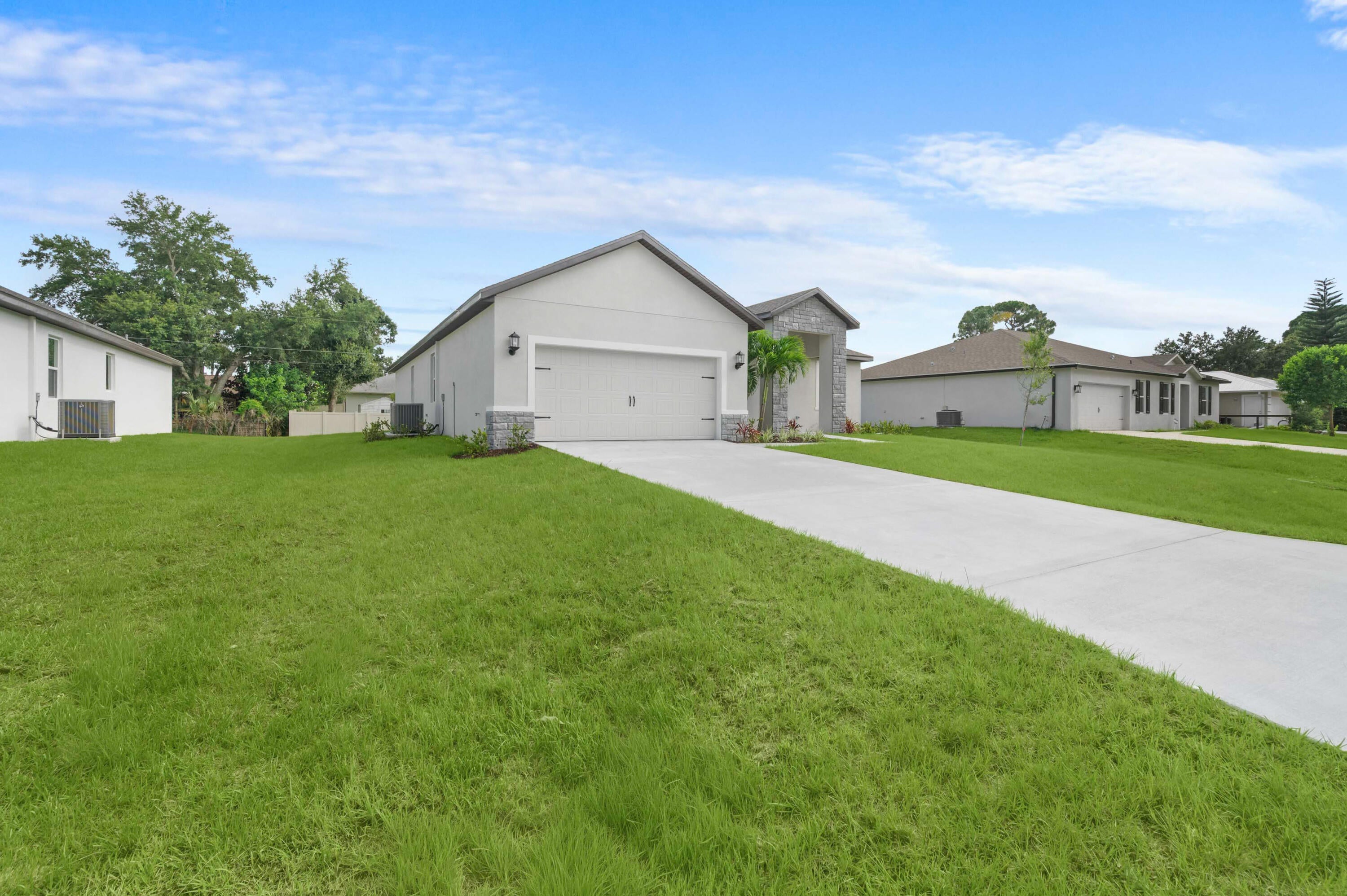1079 Placetas Ave, Port Saint Lucie, FL 34953