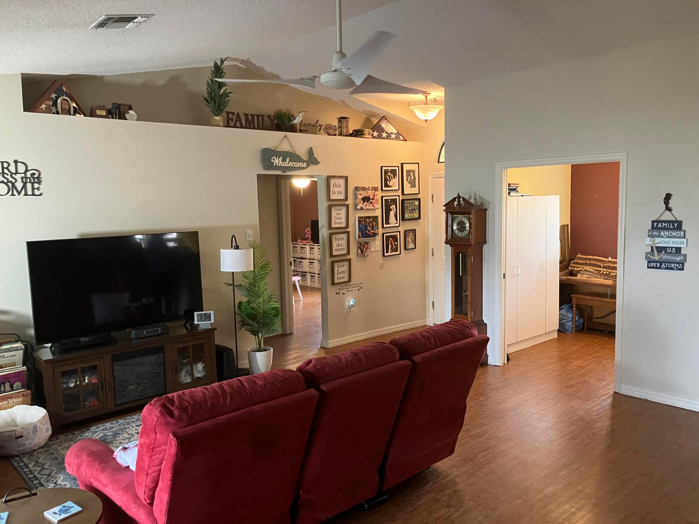 14050 Brighton St, Spring Hill, FL 34609 photo