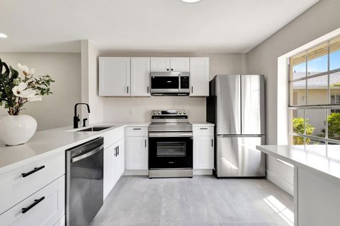 Townhouse in Lake Worth FL 551 Covered Bridge Boulevard.jpg