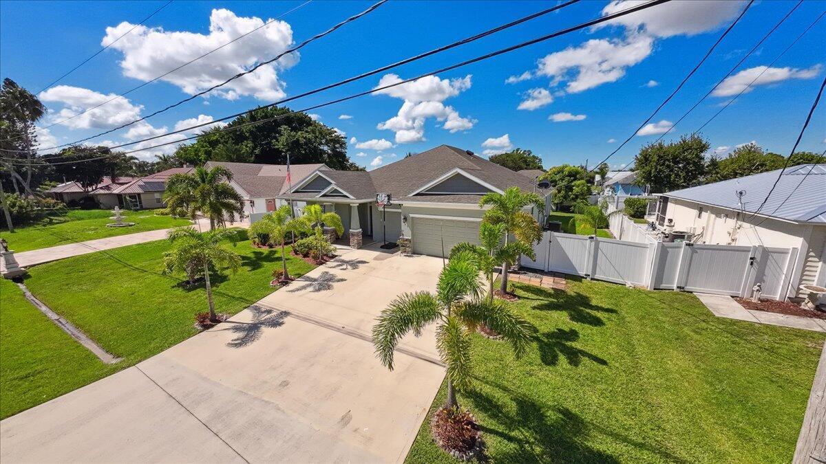 343 SE Fisk Rd, Port Saint Lucie, FL 34984 photo