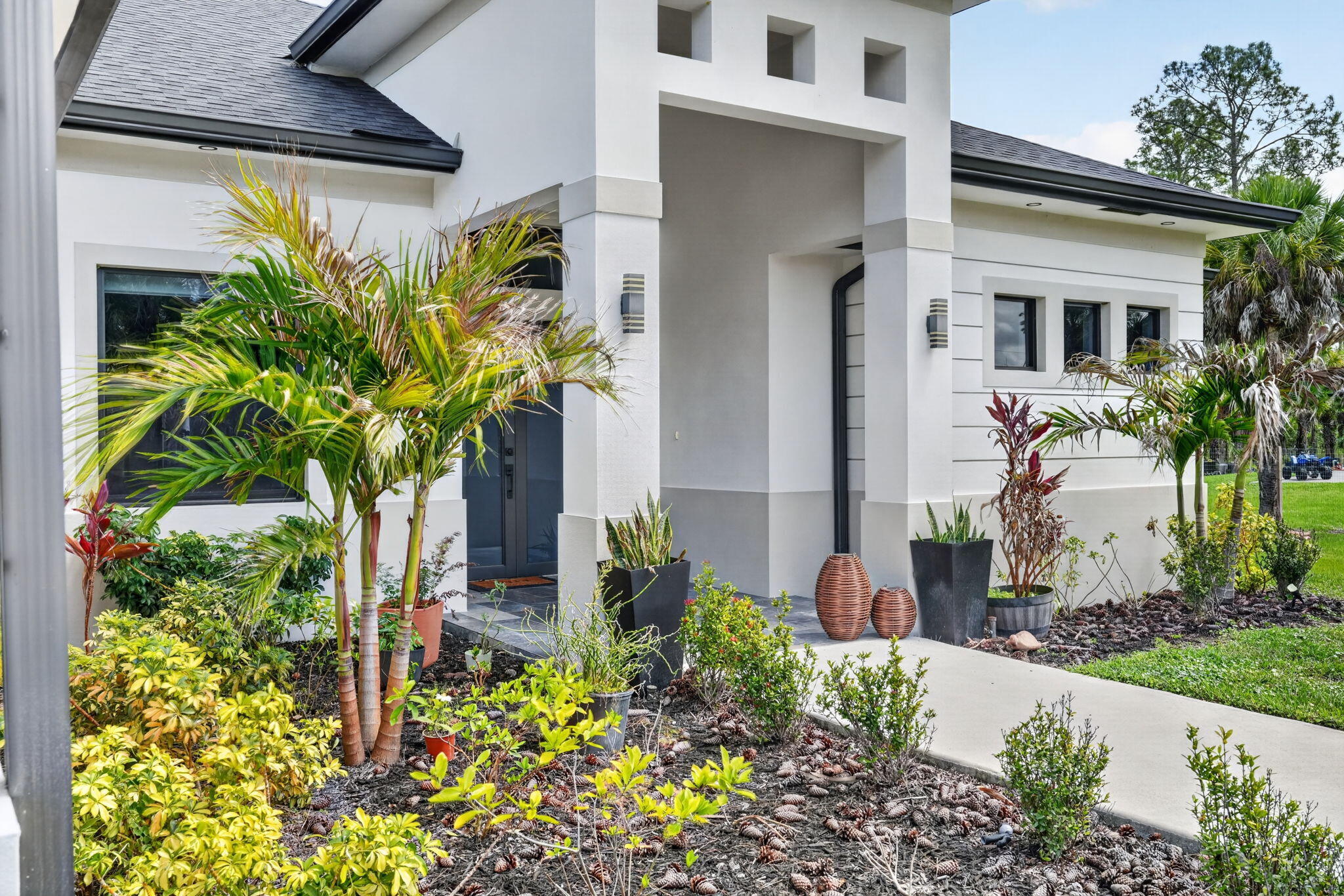 3263 SE 40 Avenue Ave, Naples, FL 34117 photo