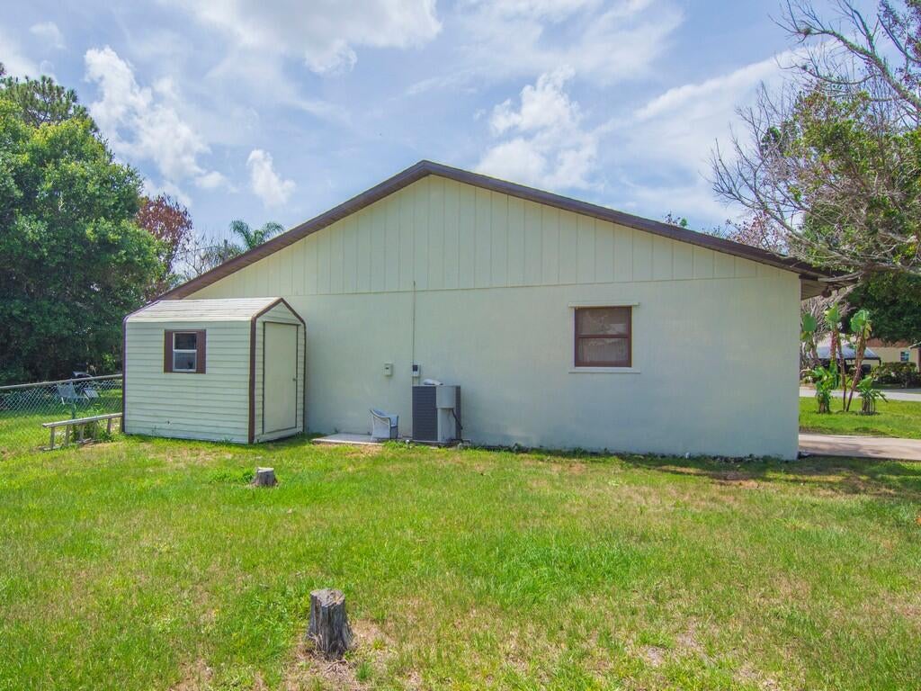 4065 46 Ln, Vero Beach, FL 32967 photo