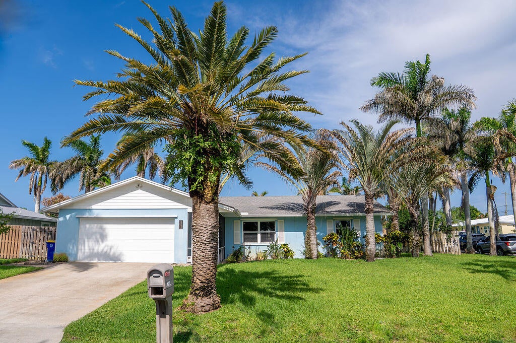 2445 16 Ct, Jensen Beach, FL 34957