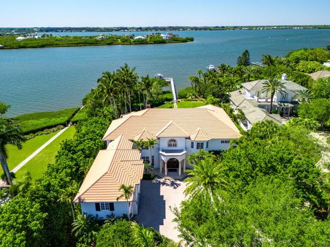 Single Family Residence in  FL 707 Grove Place.jpg