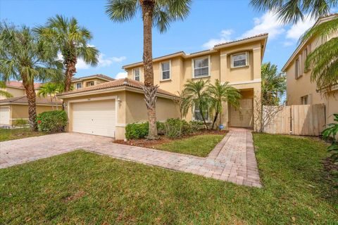 Single Family Residence in West Palm Beach FL 5002 Victoria Circle.jpg