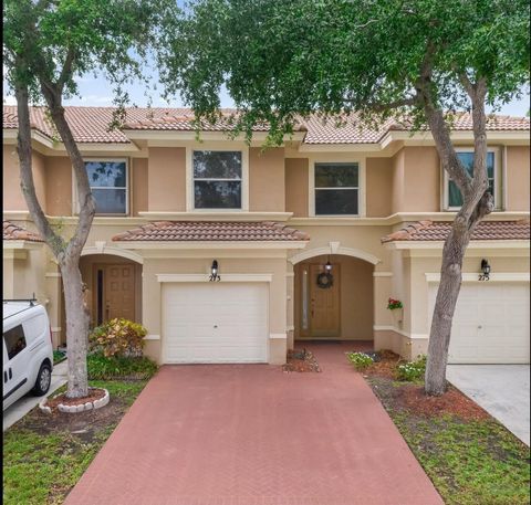 Townhouse in Royal Palm Beach FL 273 River Bluff Lane.jpg
