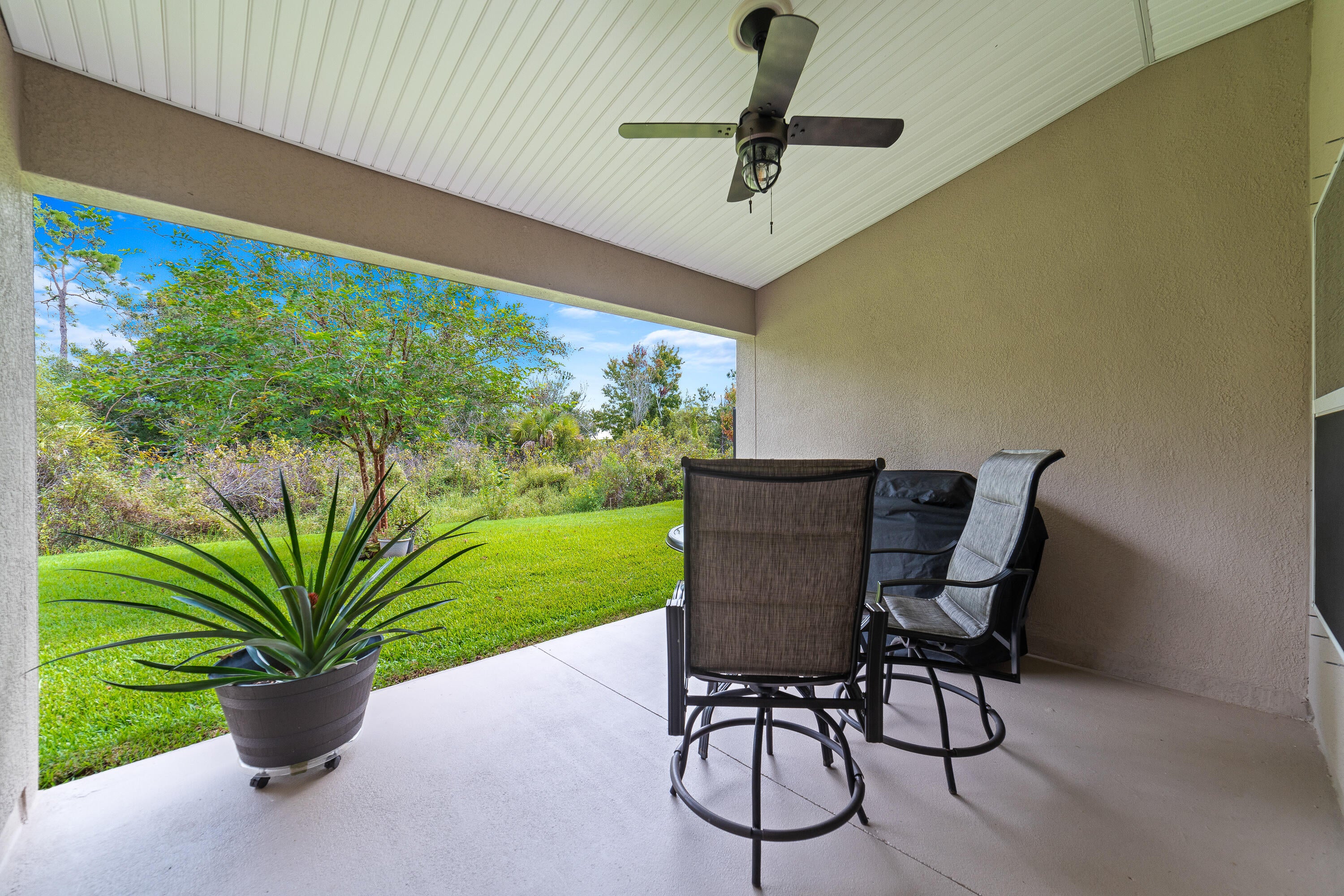 873 NE Whistling Duck Way, Port Saint Lucie, FL 34983 photo