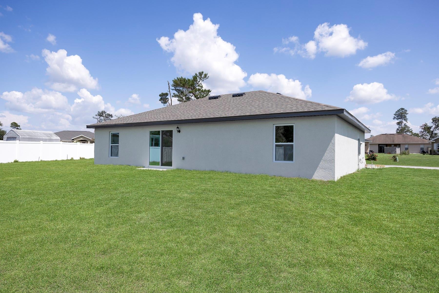 8045 105 Ct, Vero Beach, FL 32967 photo