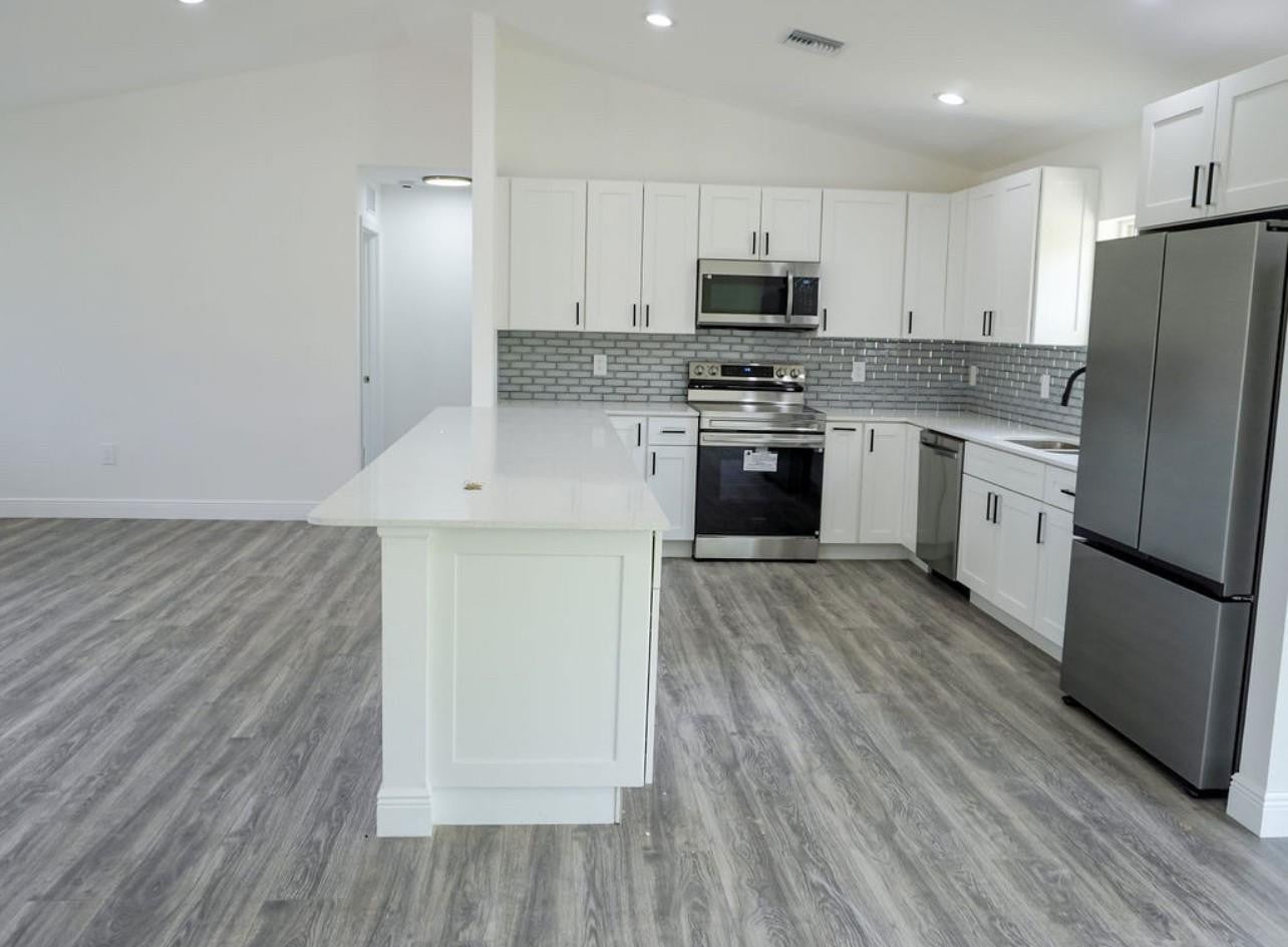 136 Lincoln Rd, Lake Placid, FL 33852 photo
