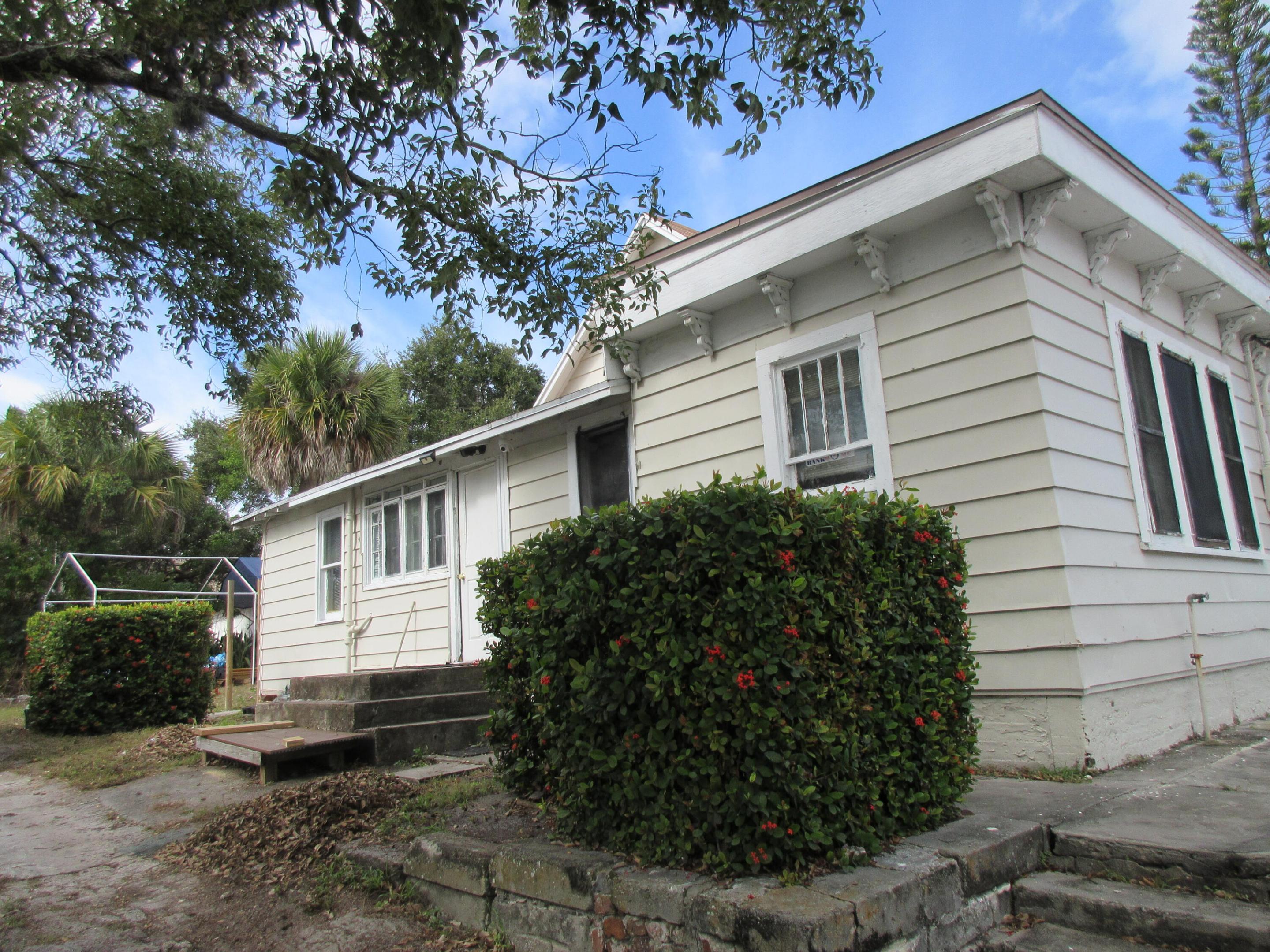 603 Avenue Ave, Fort Pierce, FL 34950 photo