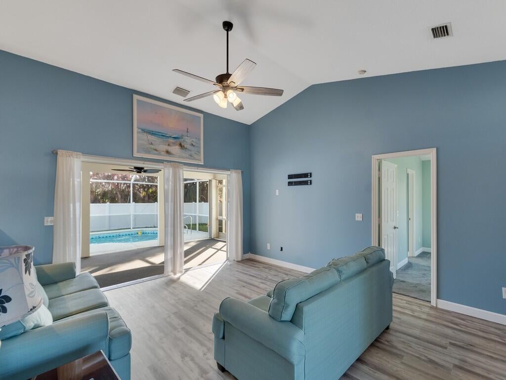 492 Biscayne Ln, Sebastian, FL 32958 photo