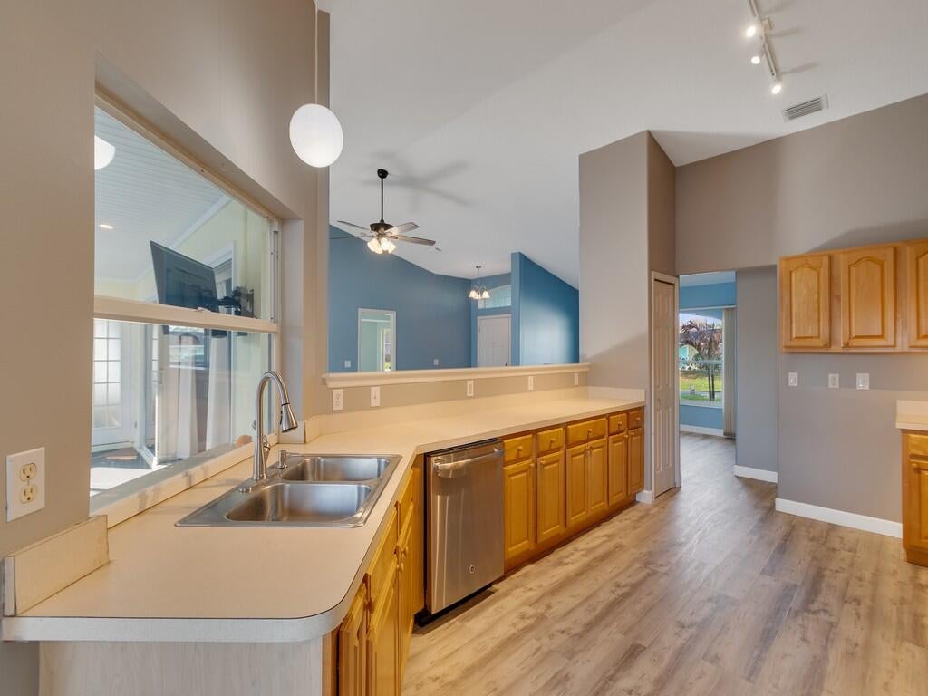 492 Biscayne Ln, Sebastian, FL 32958 photo