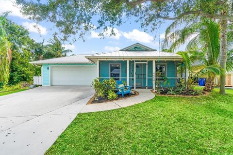 Single Family Residence in Stuart FL 3044 SE Orange Tree Place.jpg