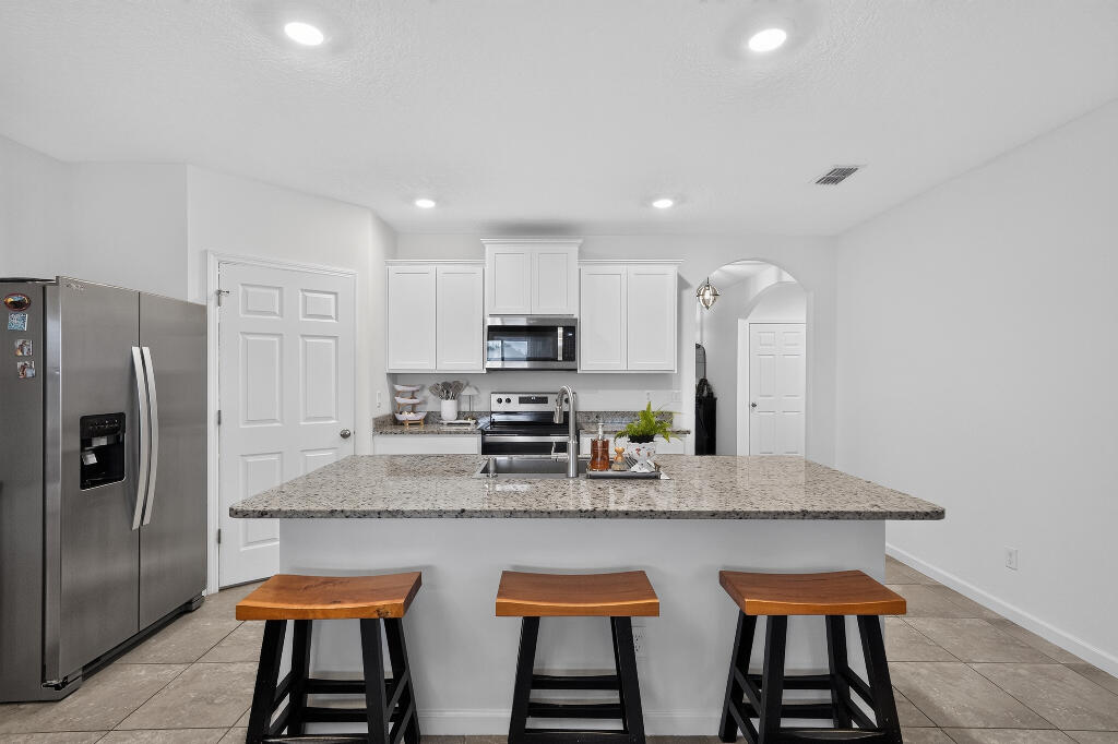 6282 NW Regent St, Port Saint Lucie, FL 34983 photo