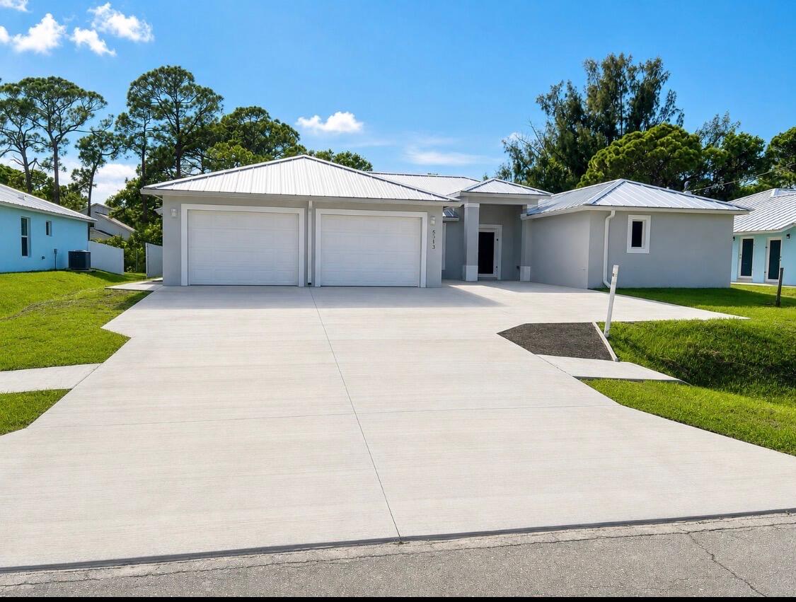 5913 Seagrape Dr, Fort Pierce, FL 34982