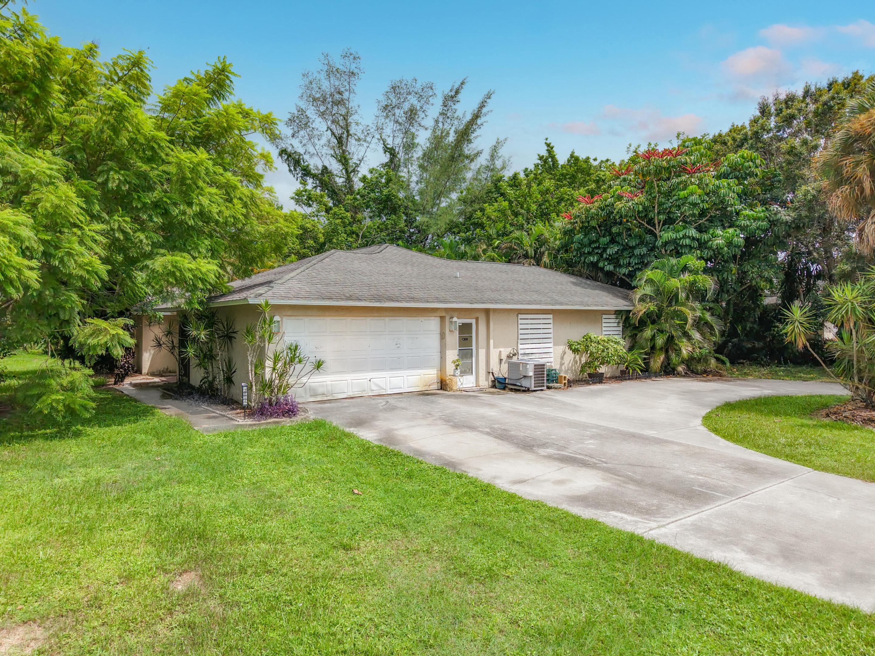 2854 46 St, Naples, FL 34116