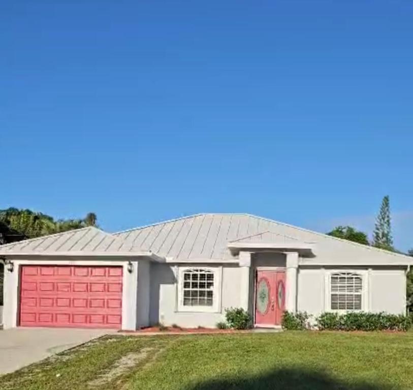 Vero Beach, FL 32962