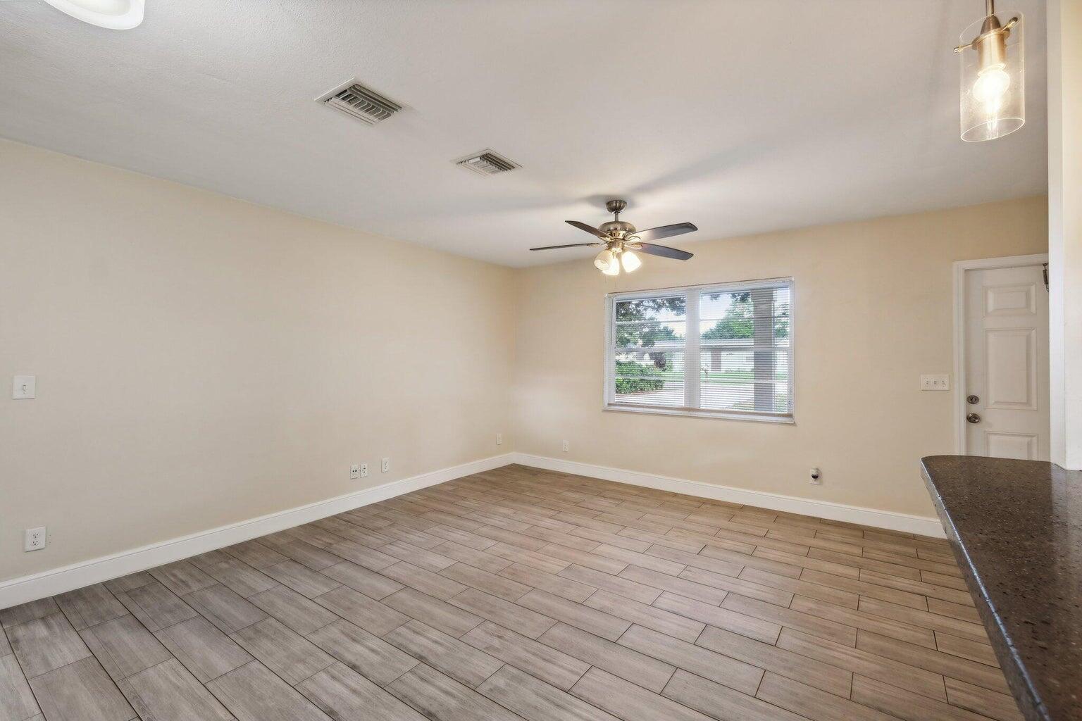 1455 15 Ave, Vero Beach, FL 32960 photo