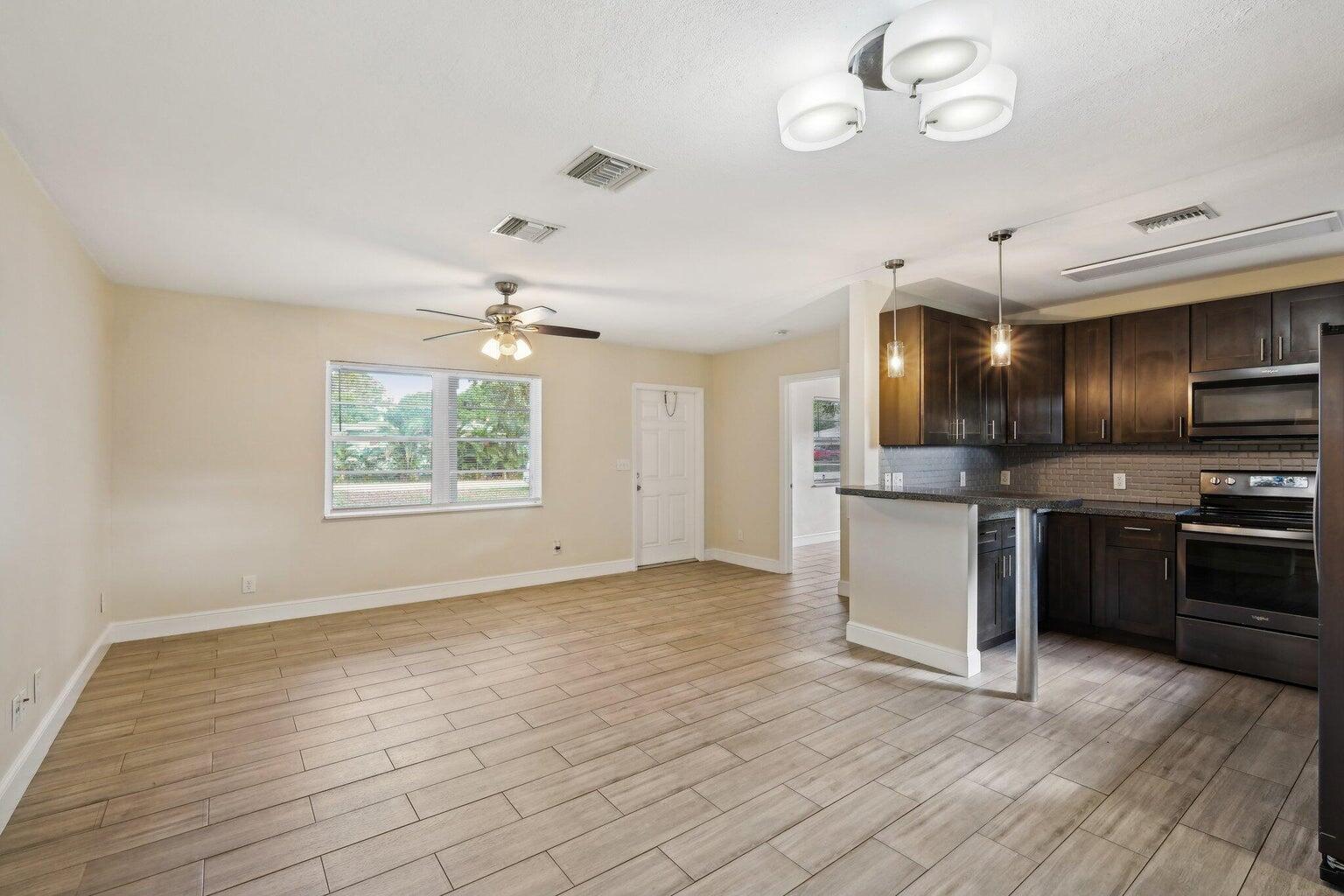 1455 15 Ave, Vero Beach, FL 32960 photo