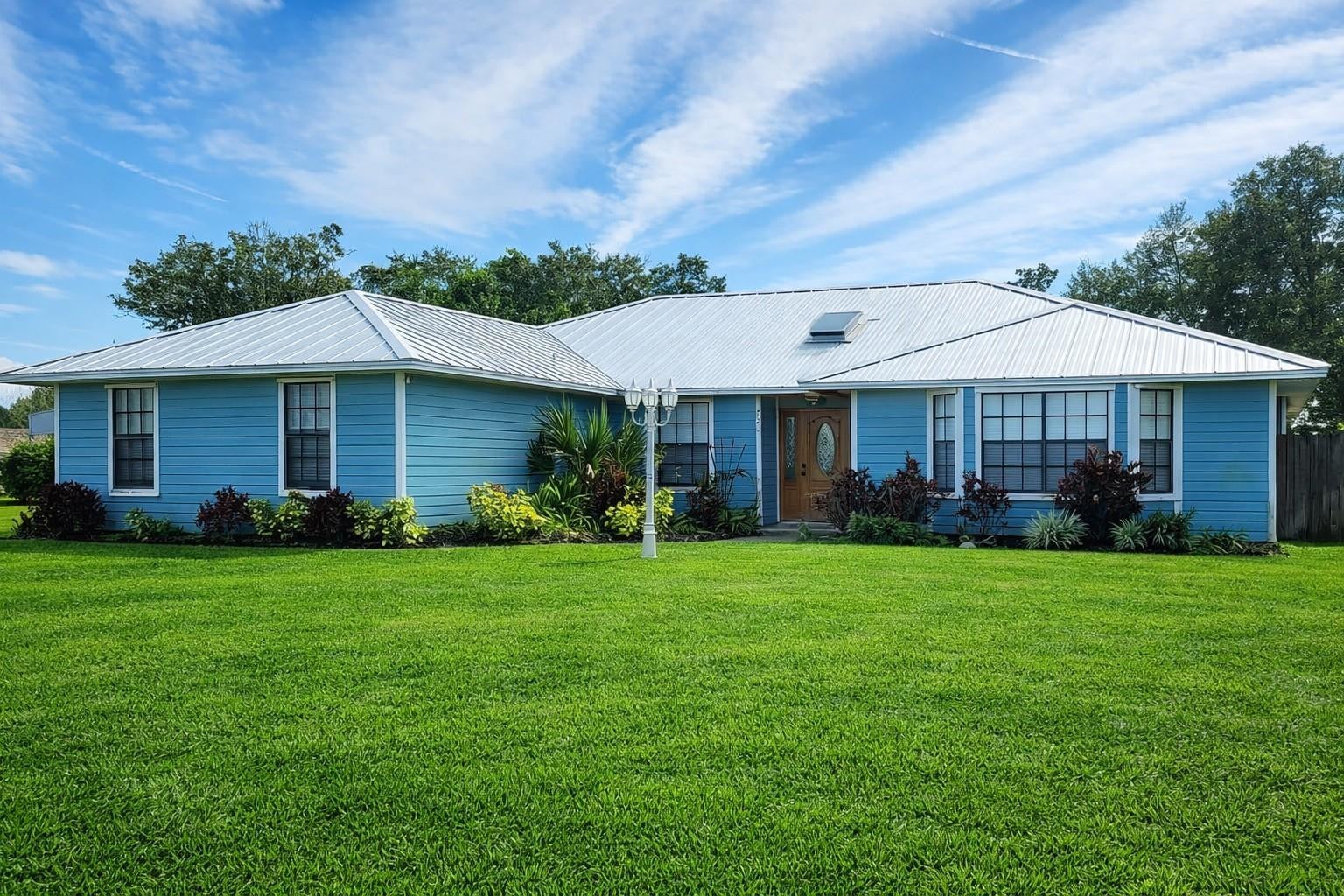 728 Fischer Cir, Sebastian, FL 32958