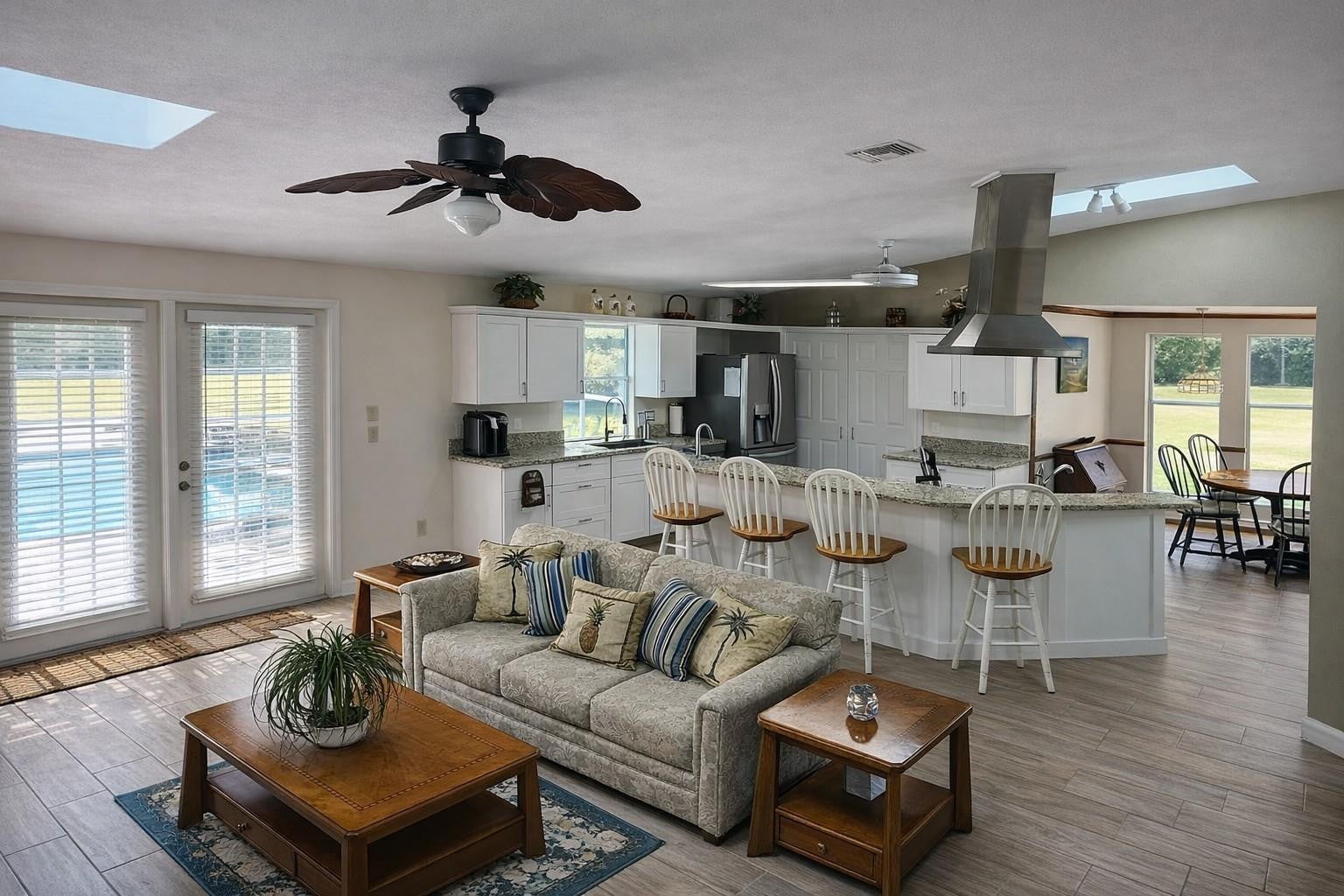 728 N Fischer Cir, Sebastian, FL 32958 photo
