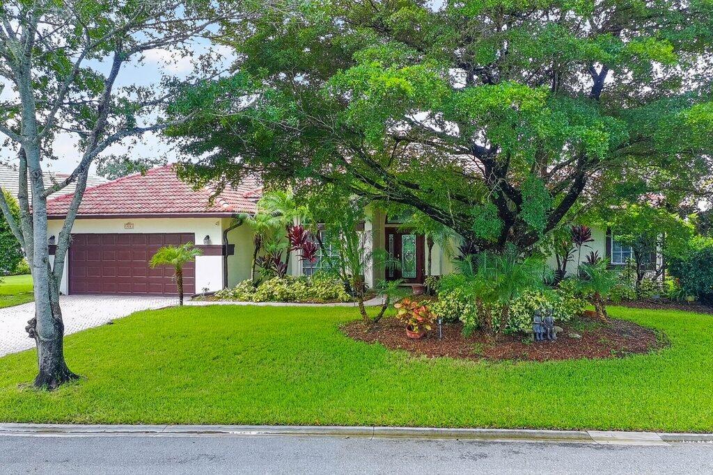 913 Lighthouse Dr, Palm City, FL 34990