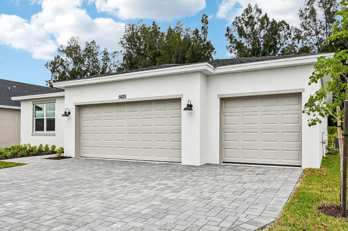 5625 Hampton Park Cir, Vero Beach, FL 32966 photo