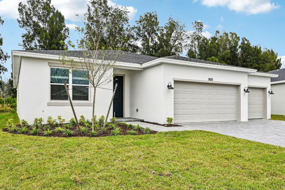 5625 Hampton Park Cir, Vero Beach, FL 32966 photo