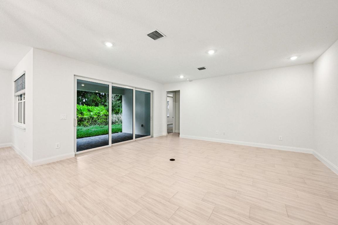 5625 Hampton Park Cir, Vero Beach, FL 32966 photo