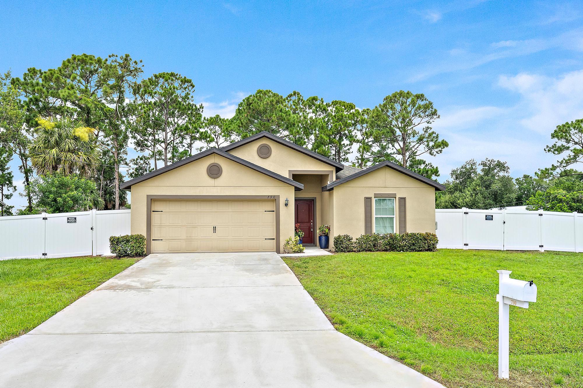 790 Kingston St, Port Saint Lucie, FL 34983