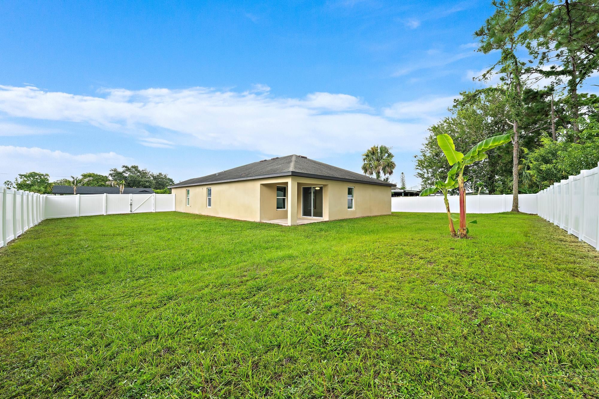 790 NW Kingston St, Port Saint Lucie, FL 34983 photo