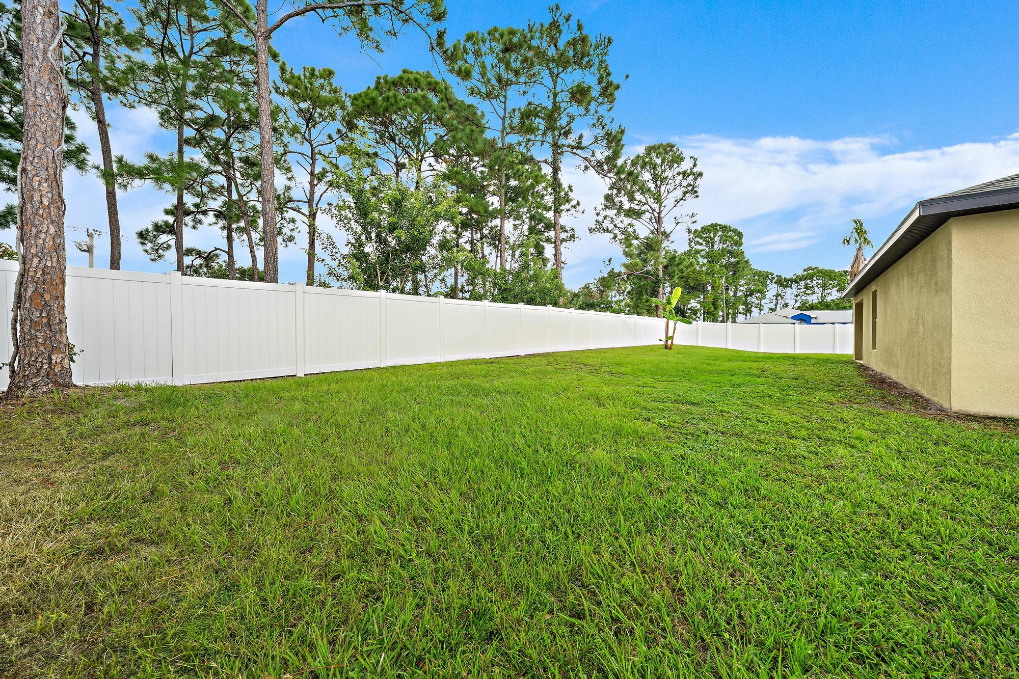 790 NW Kingston St, Port Saint Lucie, FL 34983 photo