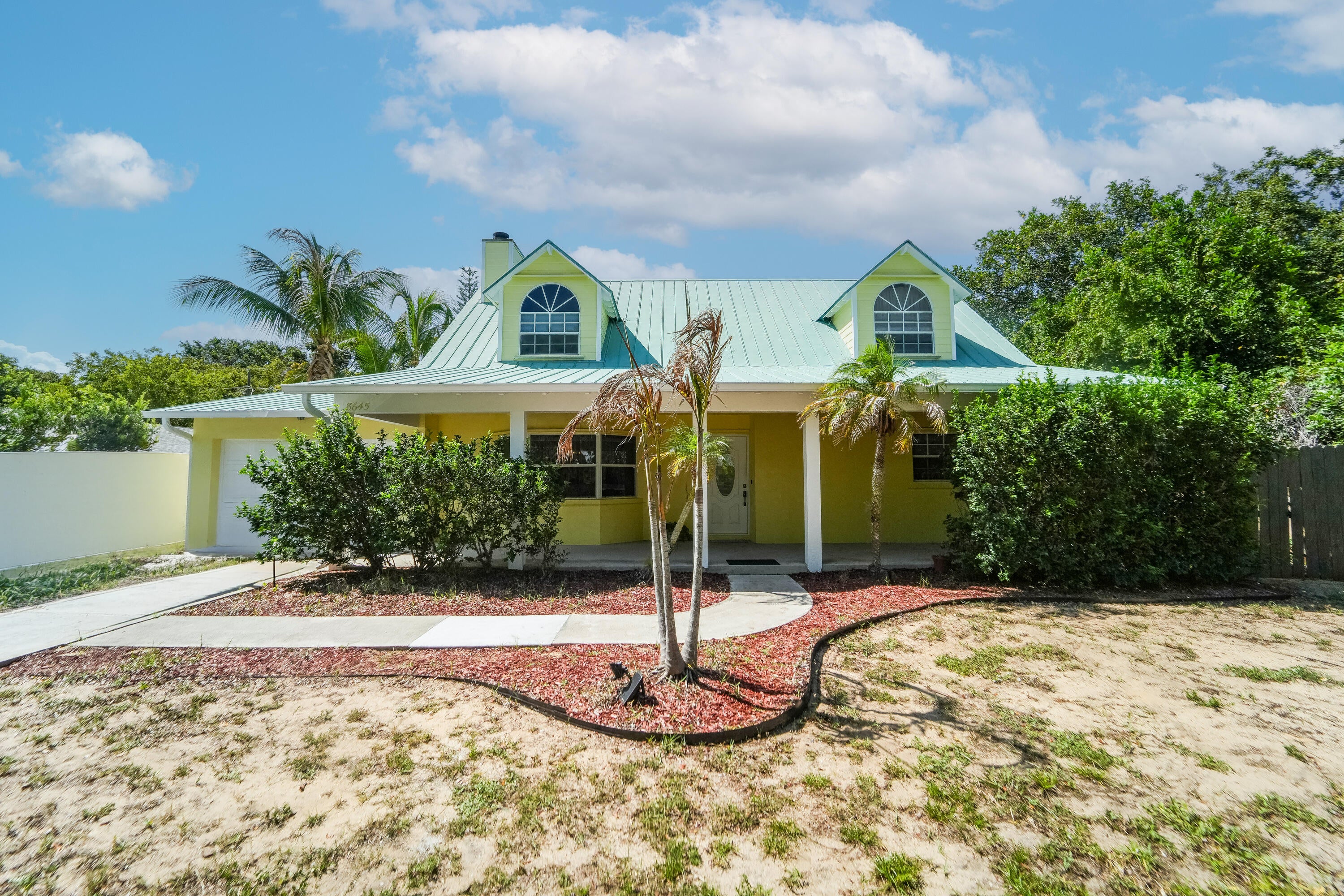 8645 Alabama Pl, Hobe Sound, FL 33455