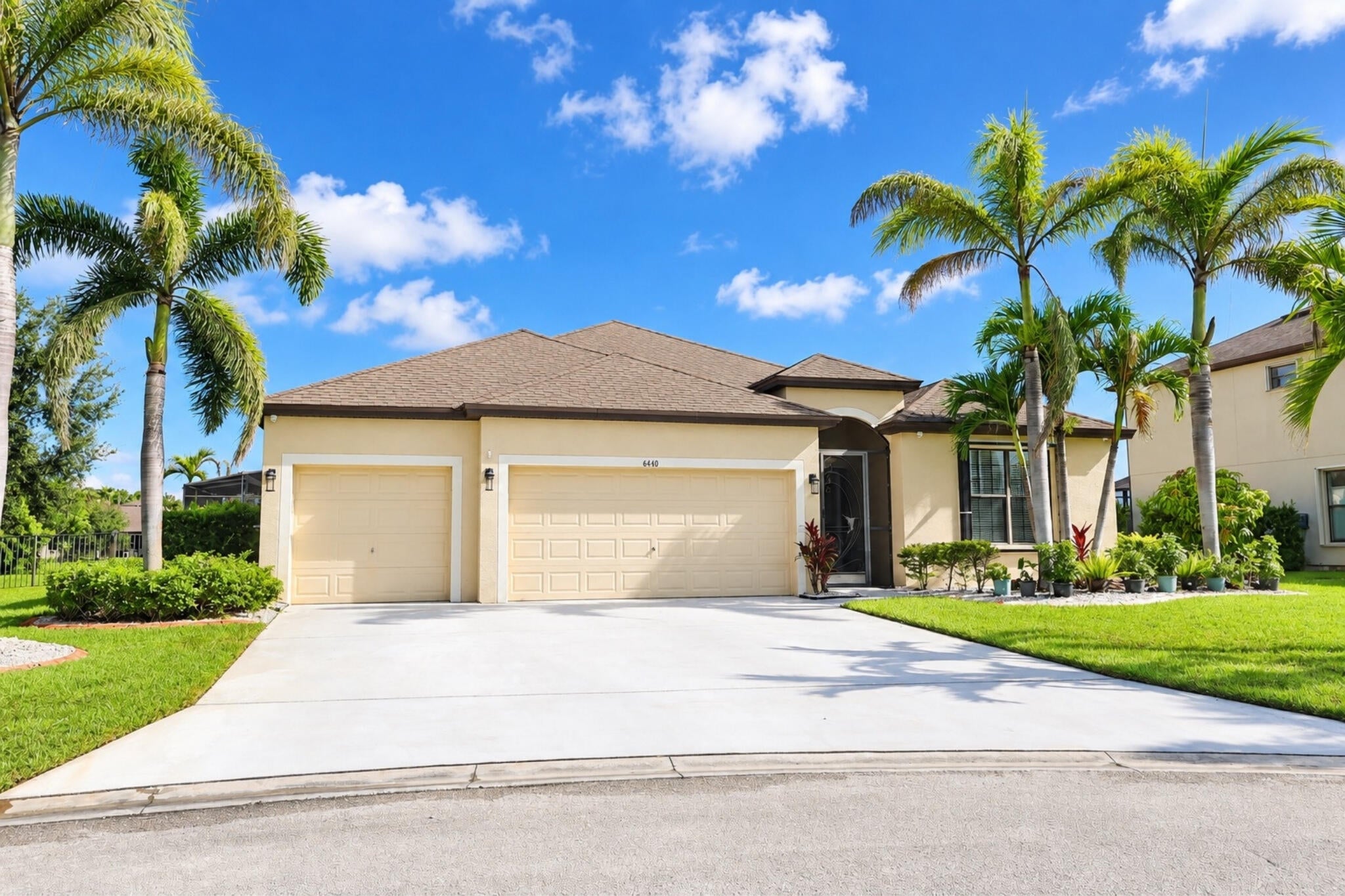6460 Palm Pl, Vero Beach, FL 32967 photo