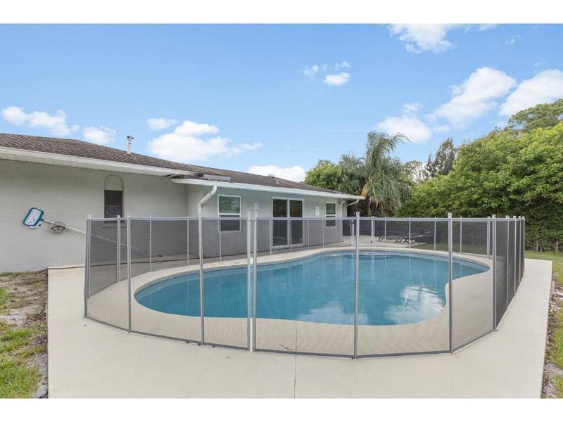 758 Beard Ave, Sebastian, FL 32958 photo