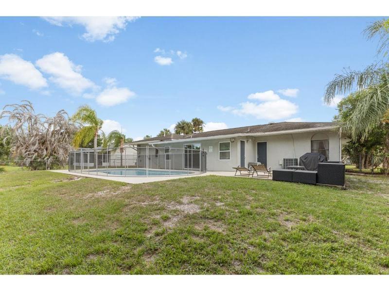 758 Beard Ave, Sebastian, FL 32958 photo