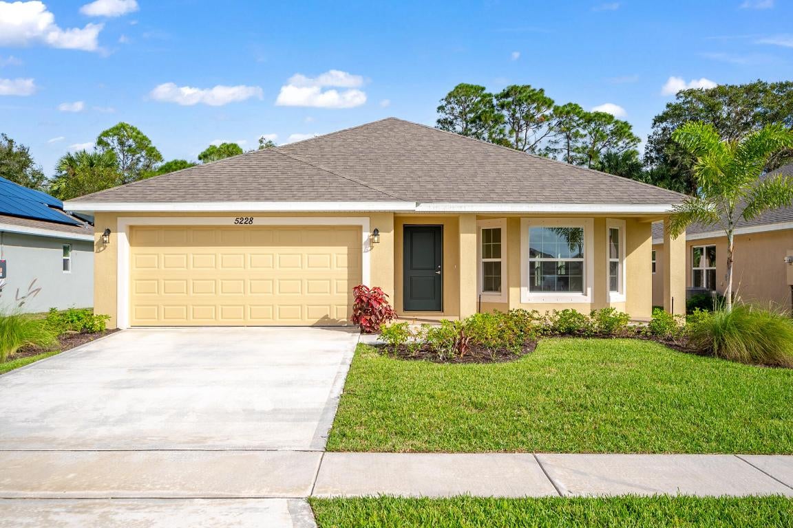5228 Vespera St, Fort Pierce, FL 34951