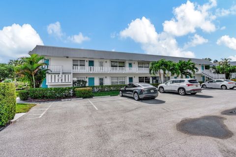 Condominium in Stuart FL 2929 SE Ocean Boulevard #108-4.jpg