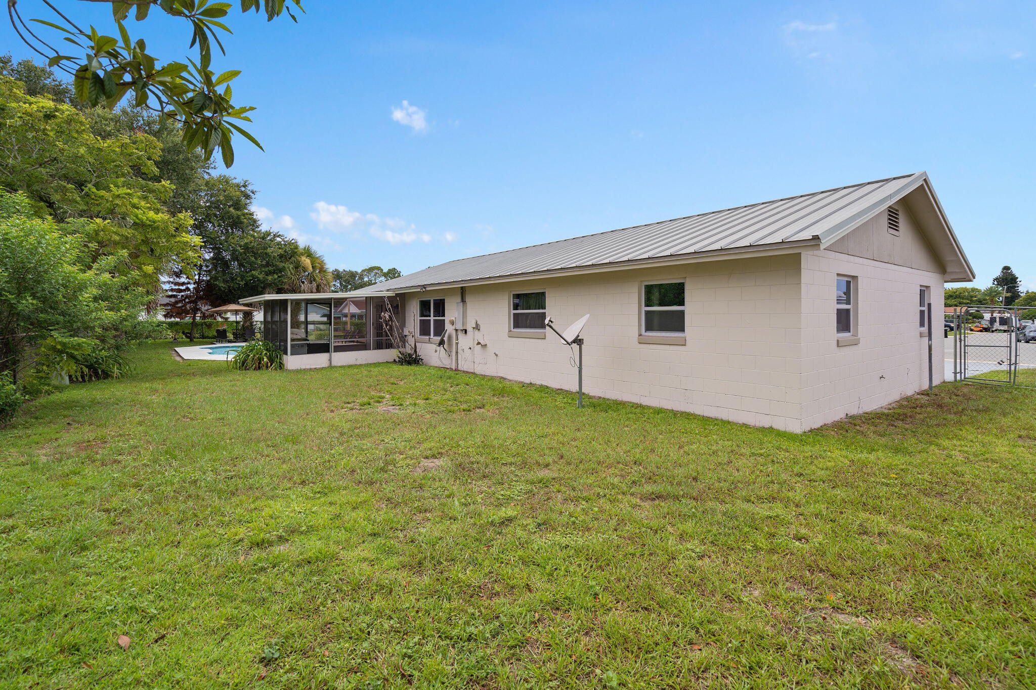 955 Tomes Ct, Orlando, FL 32825 photo