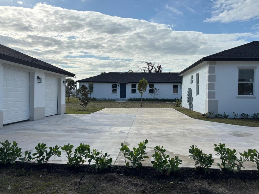 195 Rotonda Blvd #UNIT A B C, Placida, FL 33947 photo