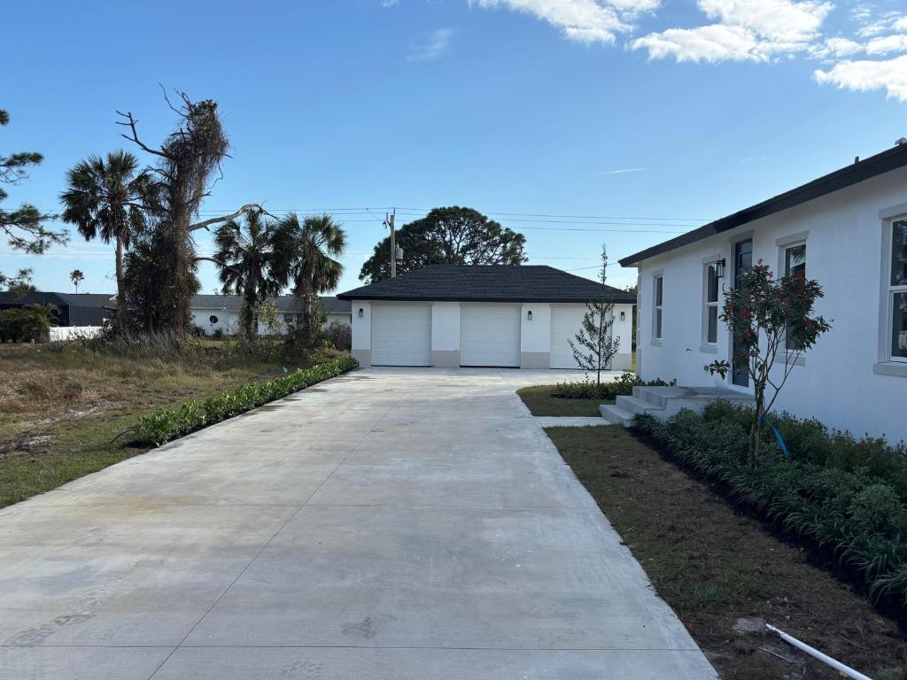 195 Rotonda Blvd #UNIT A B C, Placida, FL 33947 photo