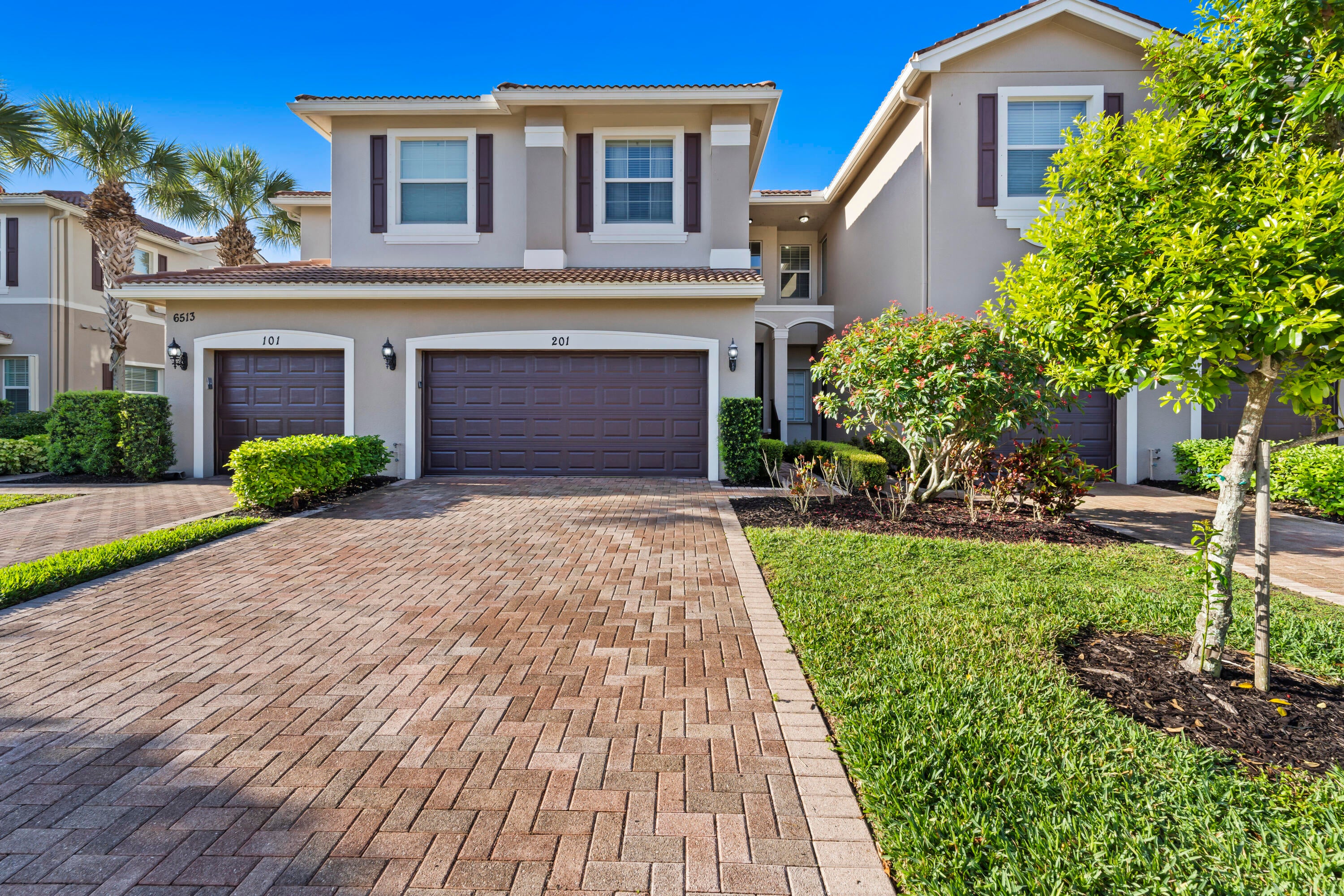6513 Monterey Pt, Naples, FL 34105