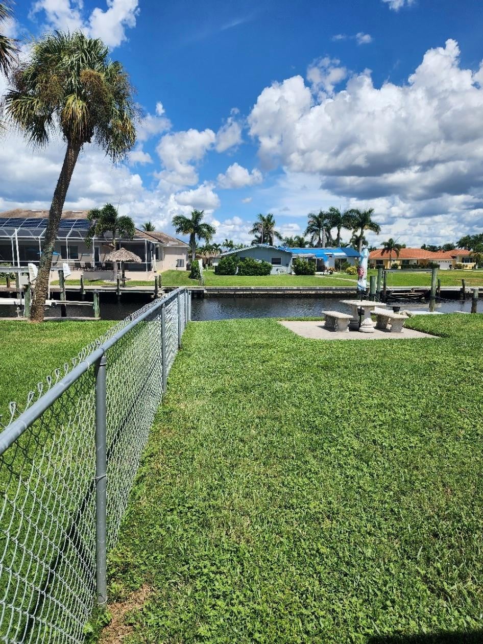 5325 Cocoa Ct, Cape Coral, FL 33904 photo