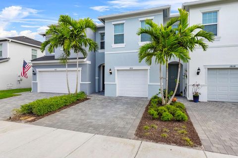Townhouse in Stuart FL 1810 SE Ocean Cove Way.jpg