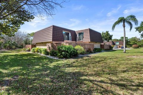 Townhouse in Stuart FL 6038 SE Riverboat Drive #716.jpg