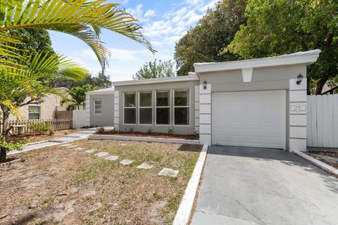 Single Family Residence in West Palm Beach FL 518 39th Street.jpg