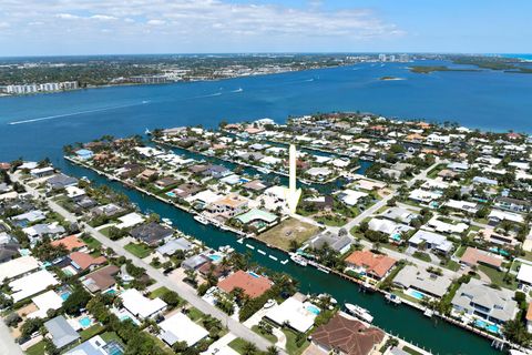 Single Family Residence in Singer Island FL 1121 Coral Way.jpg