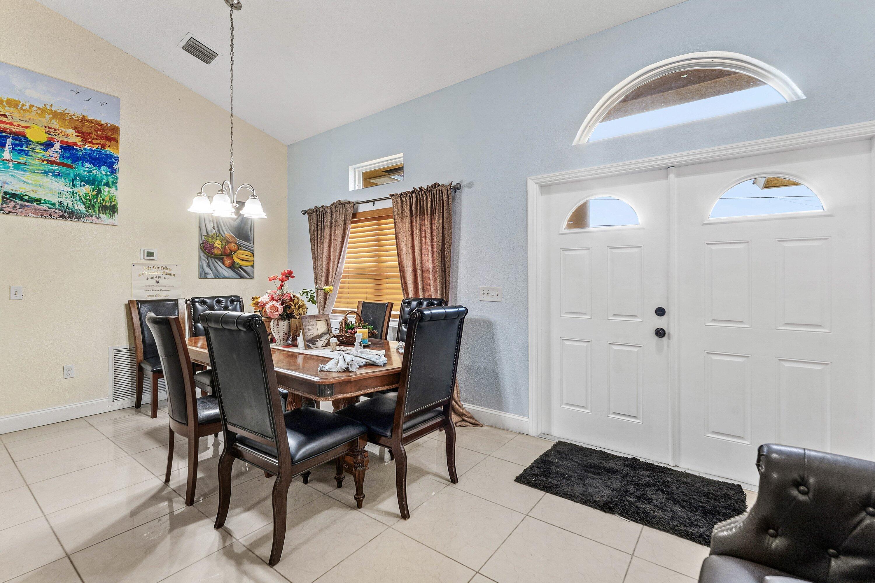 6112 NW Ginger Ln, Port Saint Lucie, FL 34986 photo